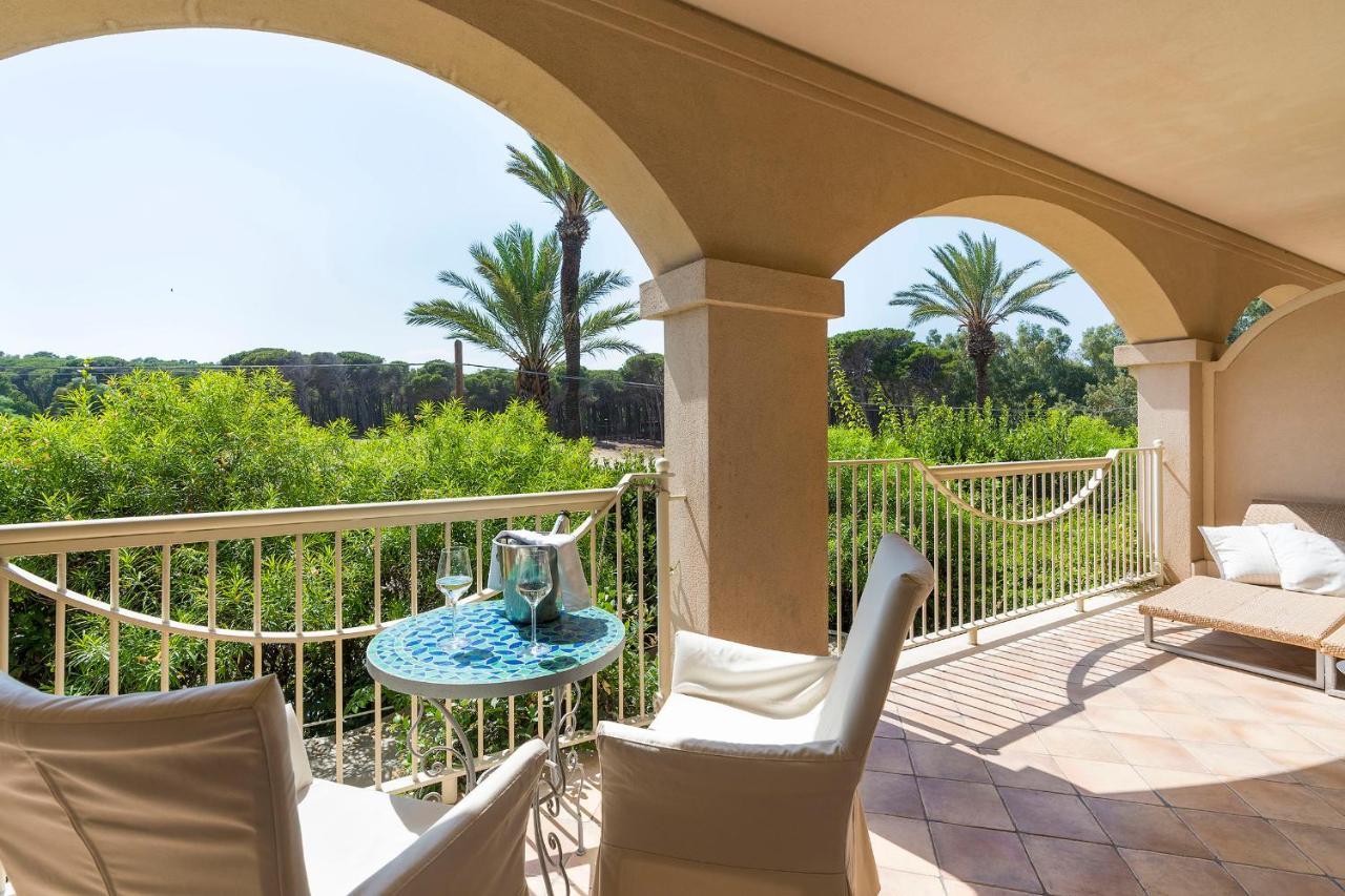 Romano Palace Luxury Hotel Catania Luaran gambar A balcony at the Four Seasons Hotel