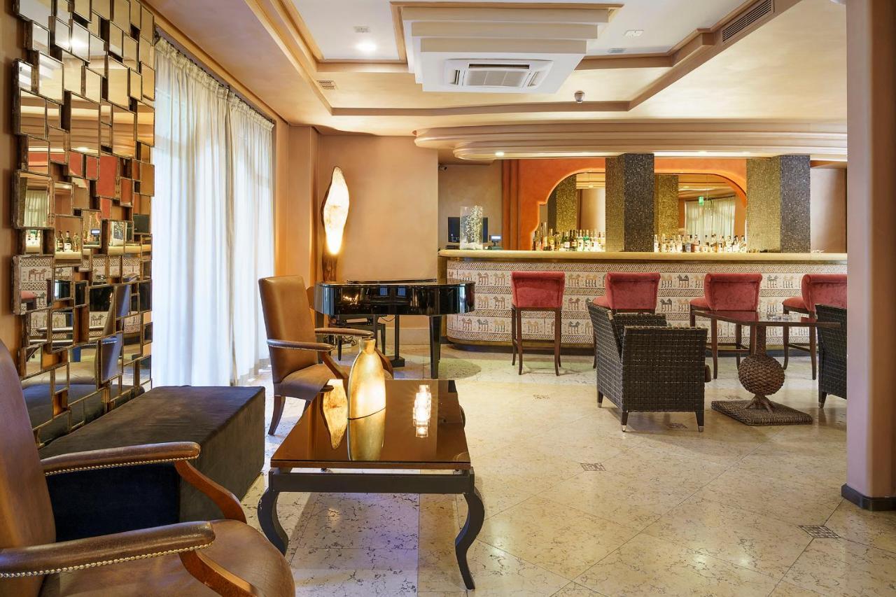 Romano Palace Luxury Hotel Catania Luaran gambar The lobby of the hotel