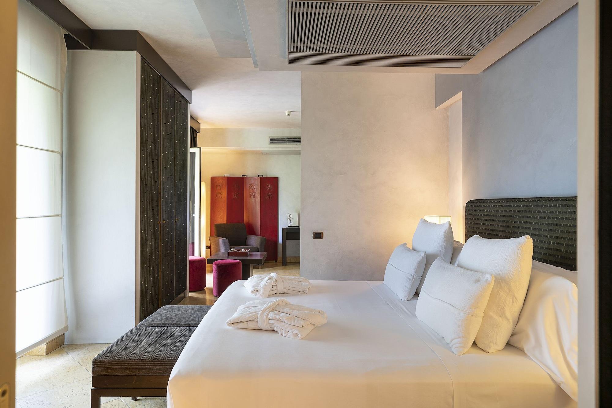 Romano Palace Luxury Hotel Catania Luaran gambar A room at the hotel