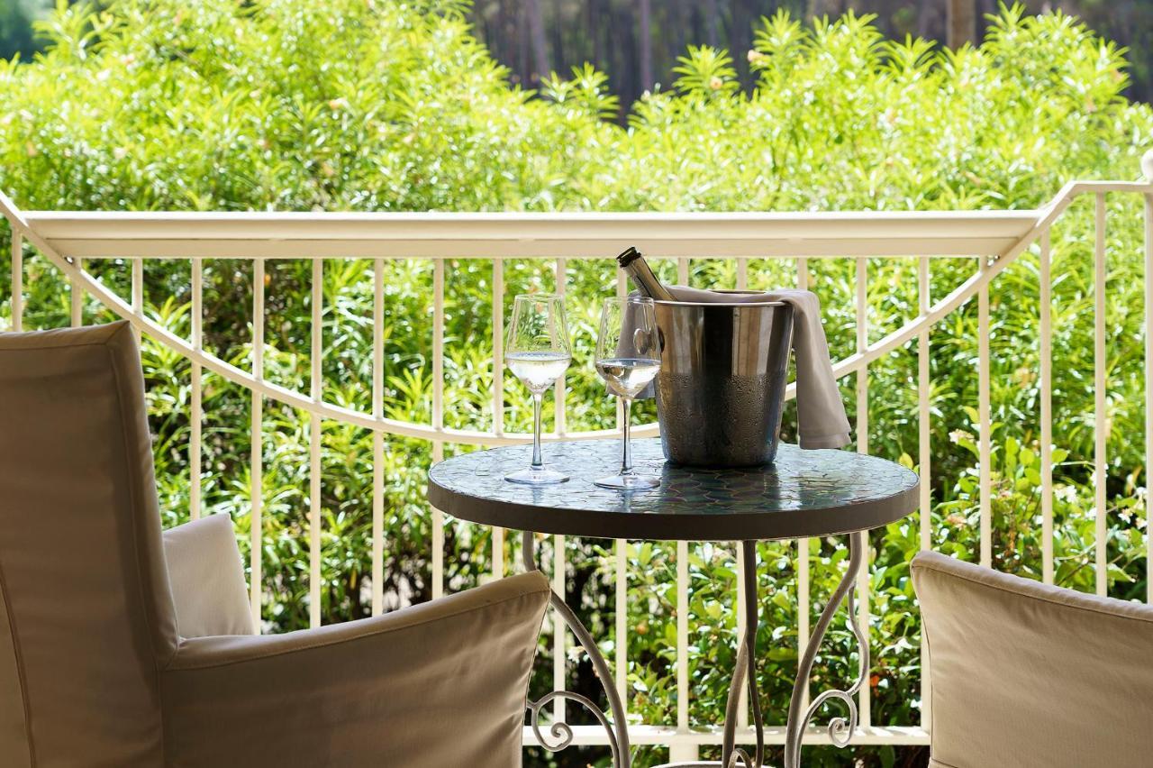 Romano Palace Luxury Hotel Catania Luaran gambar A balcony