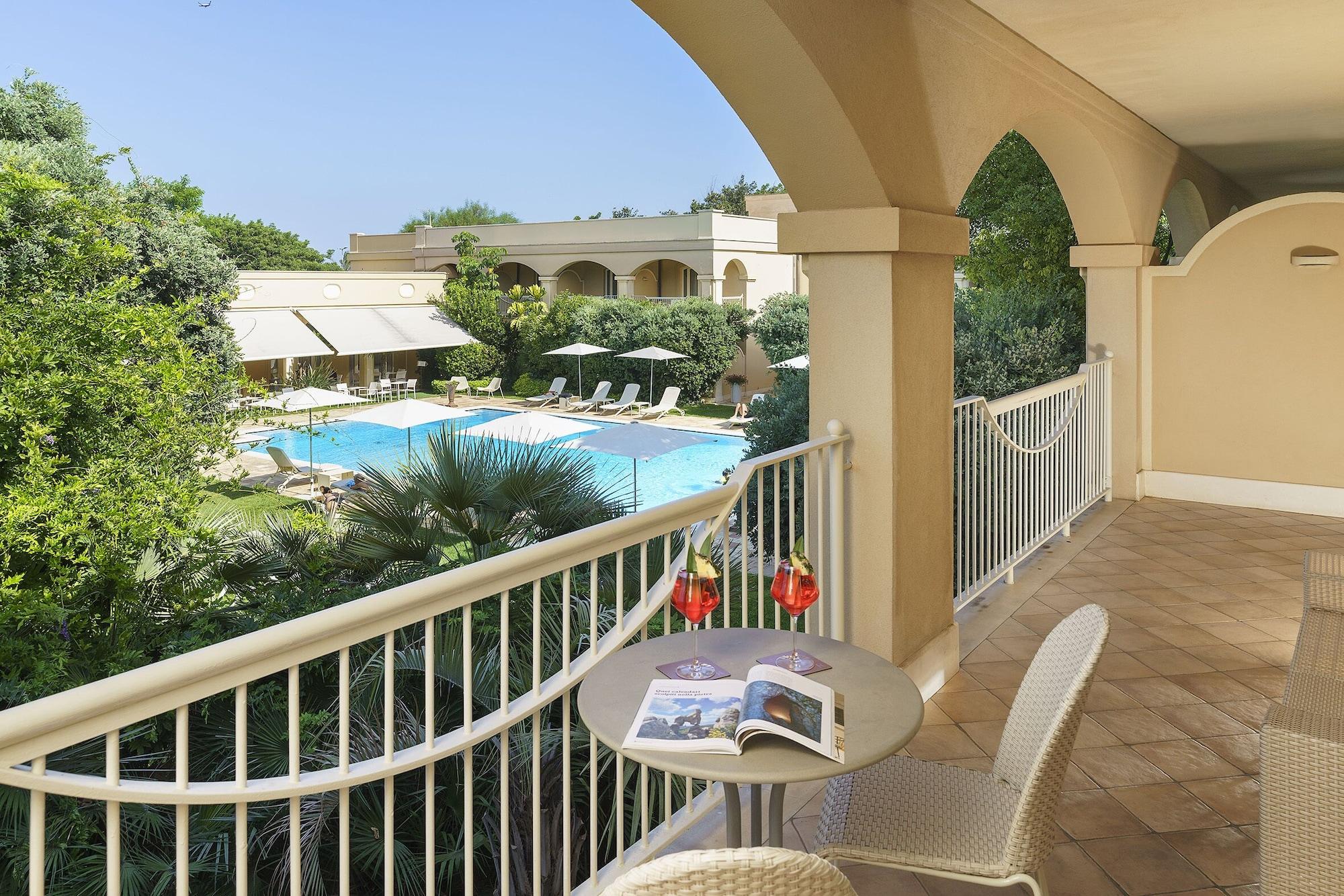 Romano Palace Luxury Hotel Catania Luaran gambar The Westin Resort & Villas, Naoussa, Paros