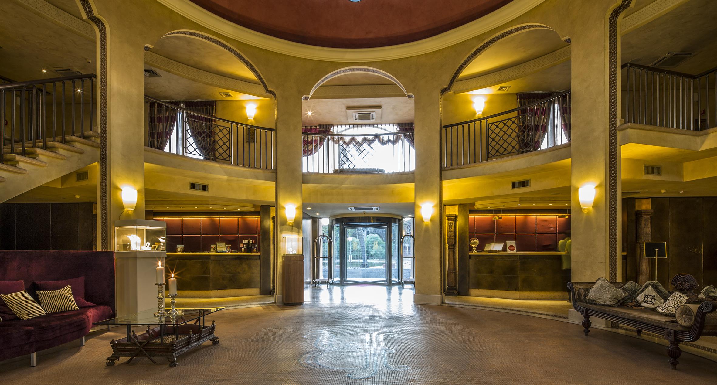 Romano Palace Luxury Hotel Catania Luaran gambar The lobby of the hotel