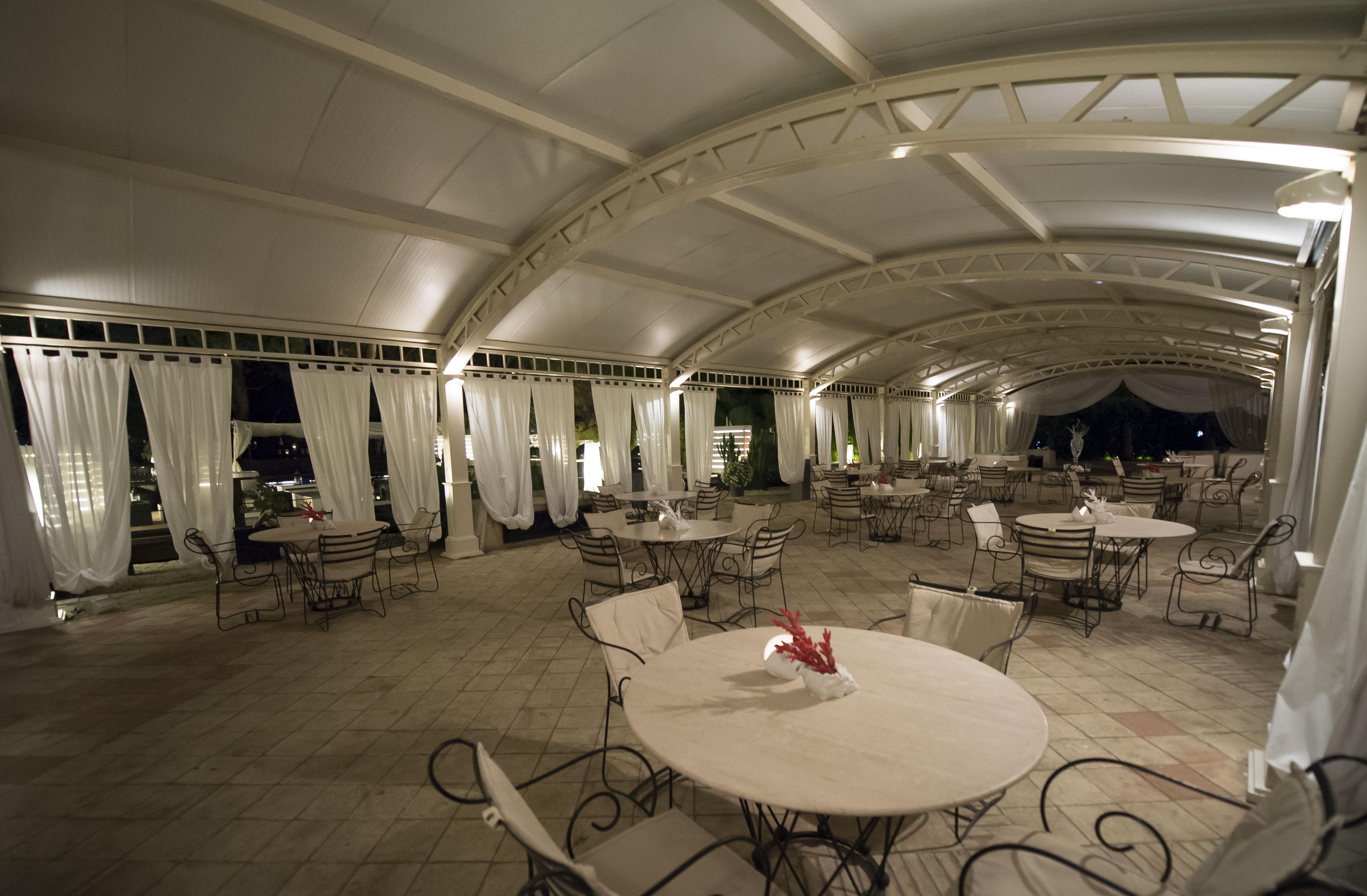 Romano Palace Luxury Hotel Catania Luaran gambar The interior of the restaurant